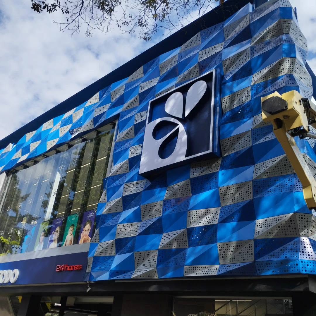 fachadas metálicas en Bogotá