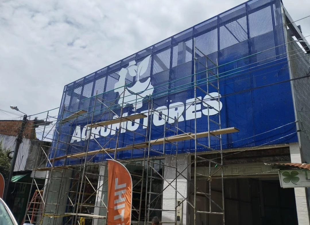 fachada perforada